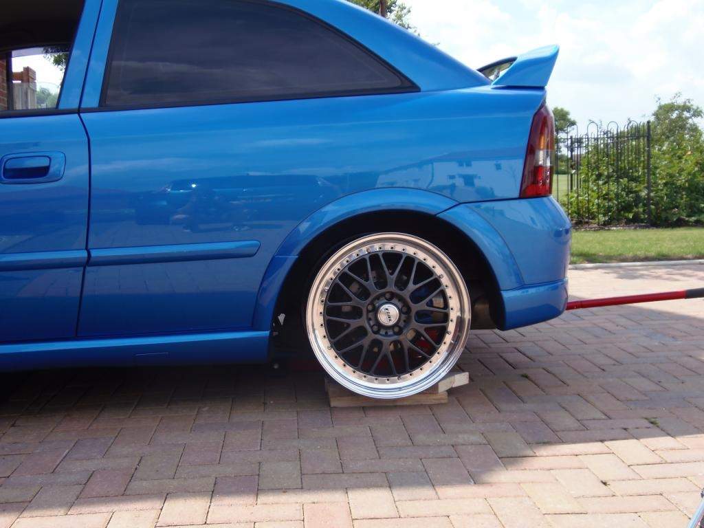 ai626.photobucket.com_albums_tt345_robo22sri_cleaned_20car_P7260216_zps6e7835ec.jpg