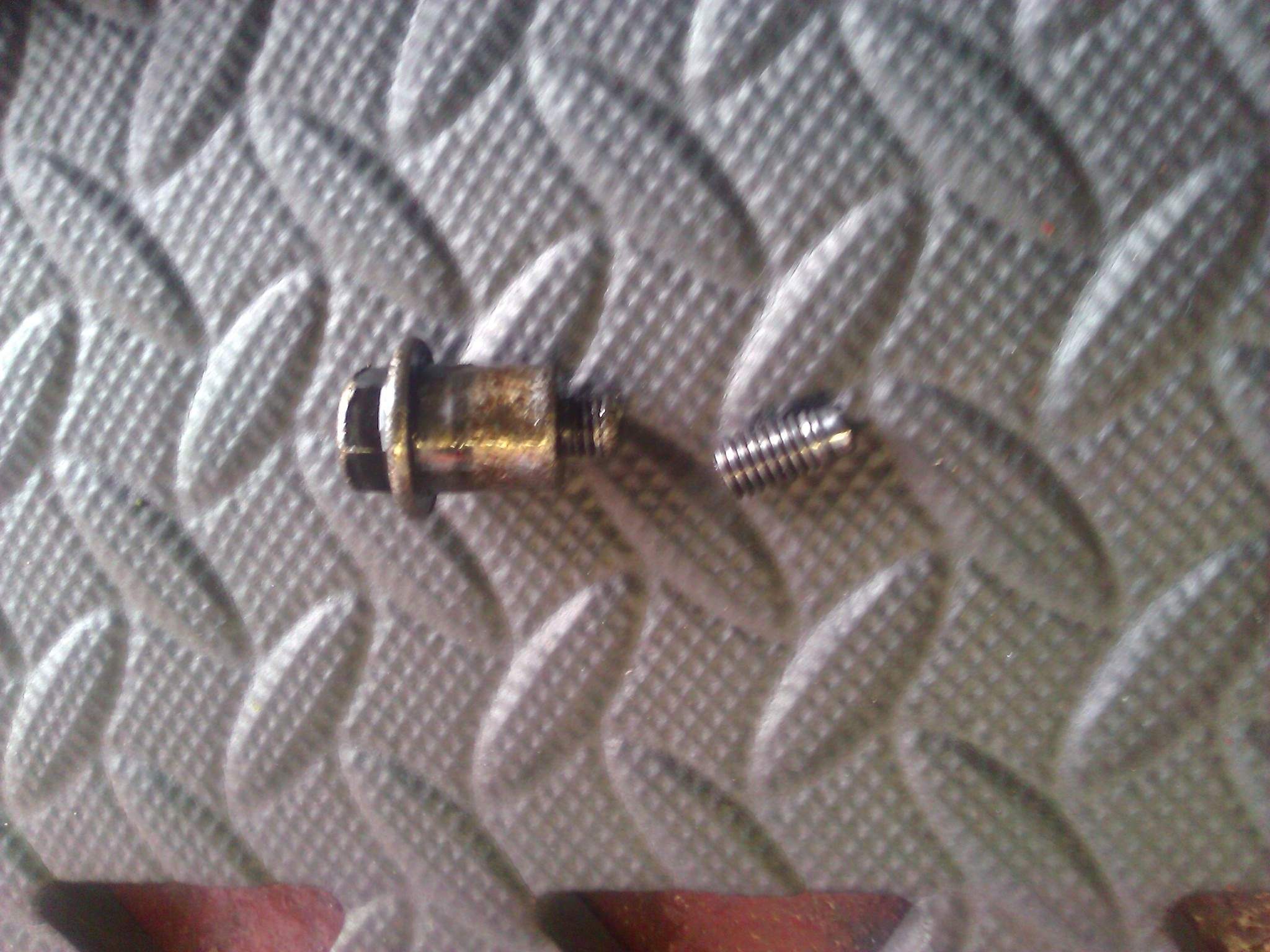 1_Broken_bolt.jpg