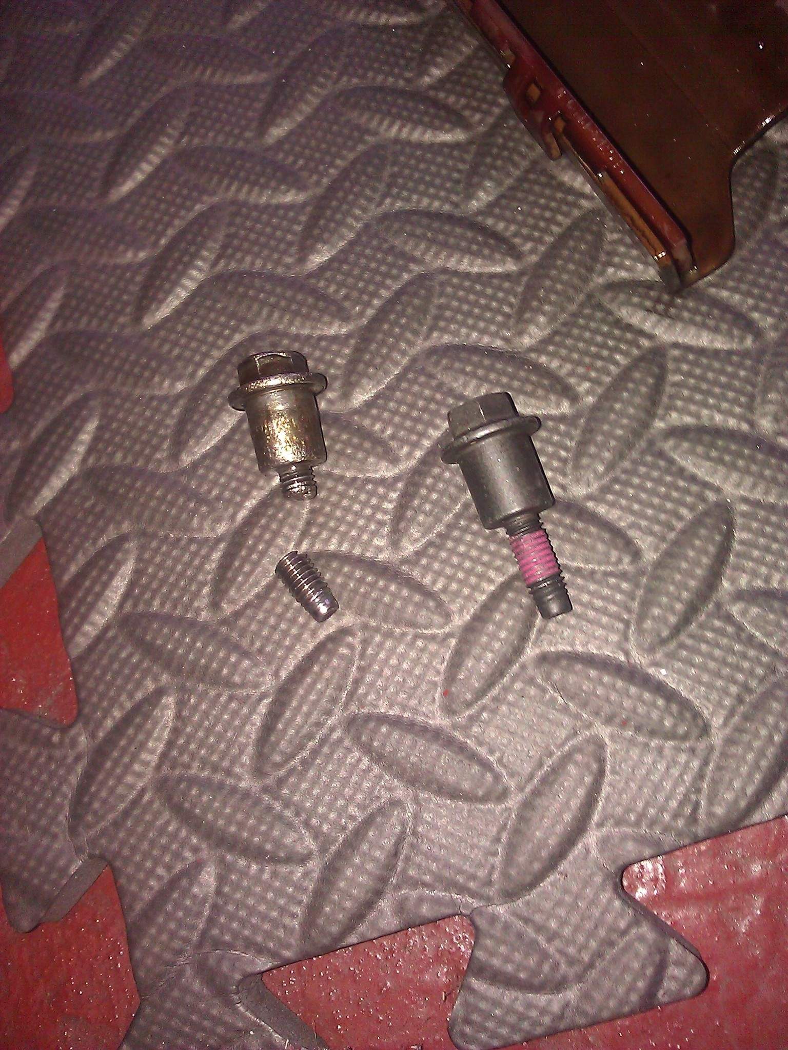 5_Old_and_new_bolt.jpg