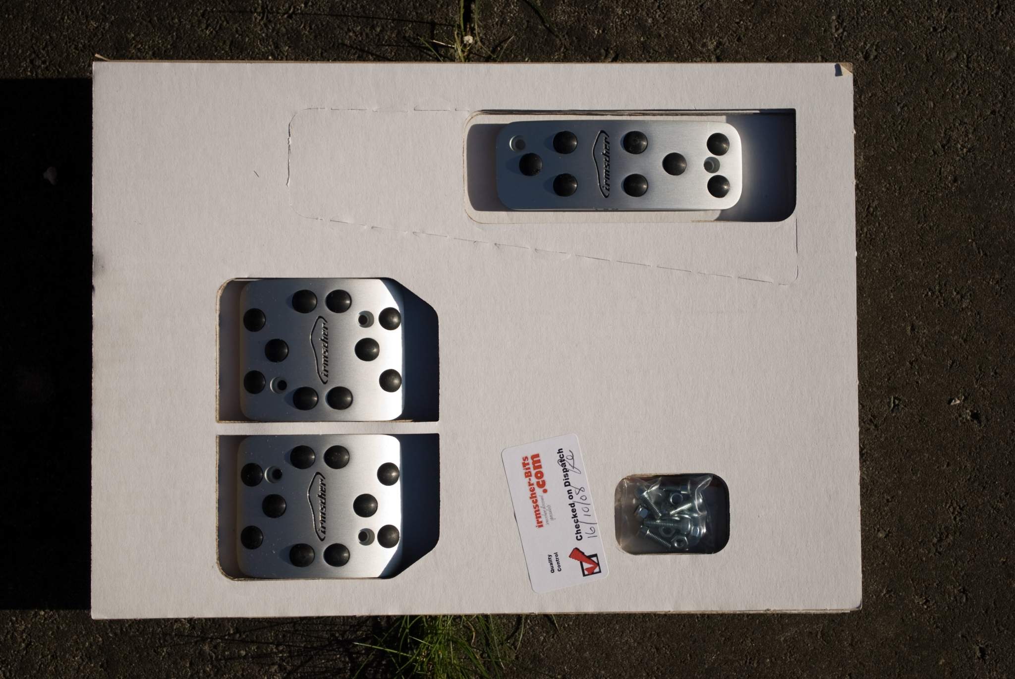 Pedals01.jpg